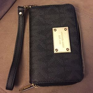 Michael Kors Smart Phone Wristlet - Black & Grey