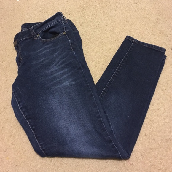 🍁NOVEMBER SALE🍁 Decree Jean Leggings