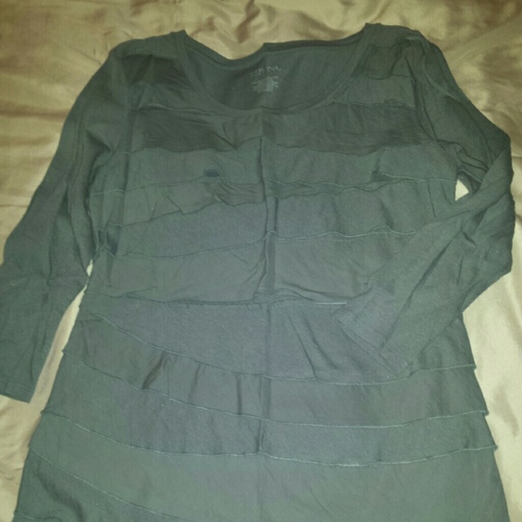 Steel gray ruffle tshirt