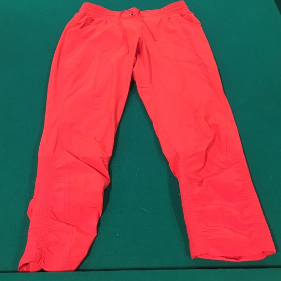 Athleta red lightweight crop pants