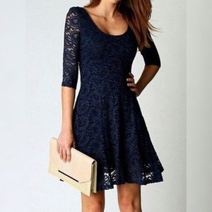 Scoop collar lace dress