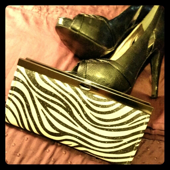 Black and white zebra design clutch - small NWOT