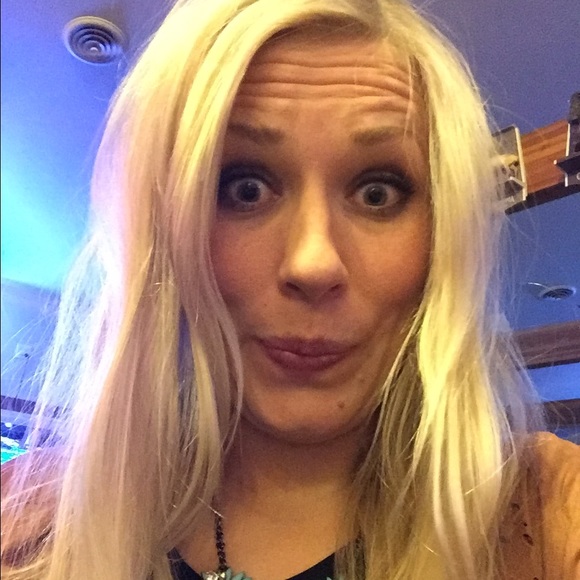 Meet your Posher, Jodee - Picture 2 of 2