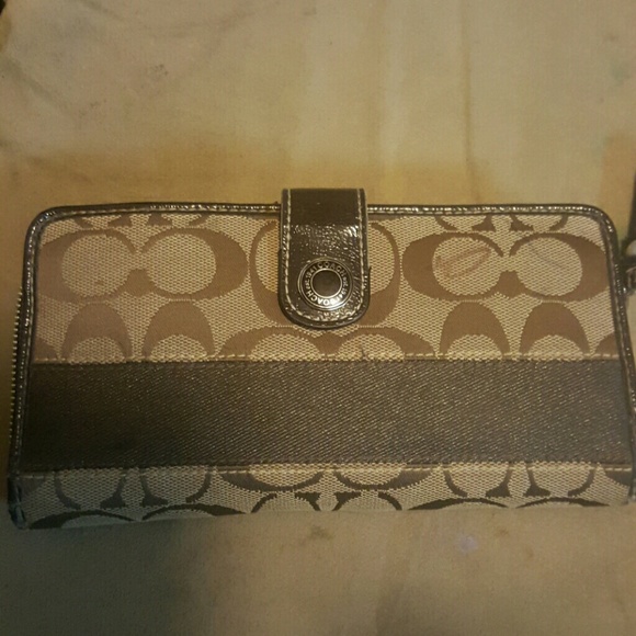 Coach Checkbook Wallet