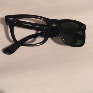 Authentic Ray Ban wayfarer RB2140 broken lens