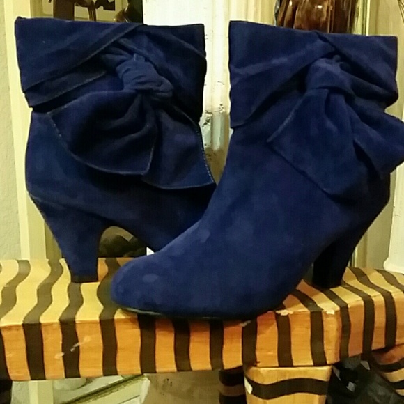 Royal Blue ankle suede boots