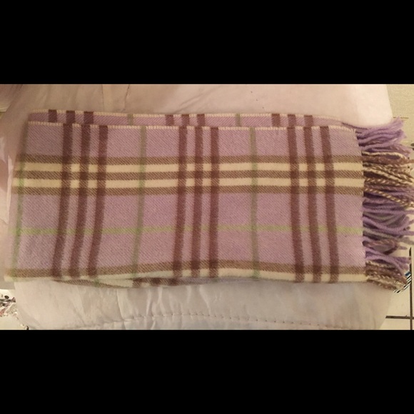 Burberry Scarf bundled - Picture 3 of 4
