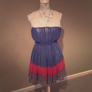 Cute flattering dress!