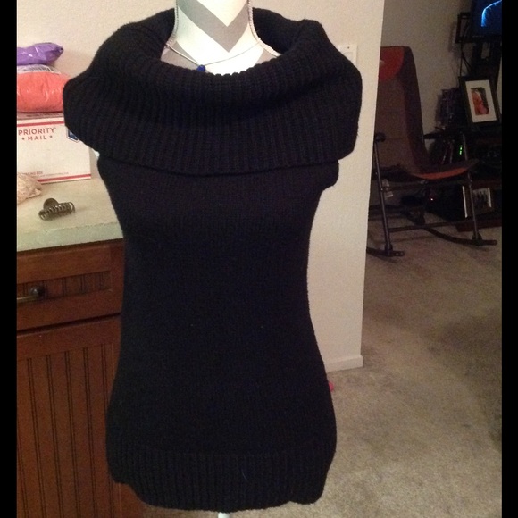 Ann Taylor wool scoop neck sleeveless sweater M