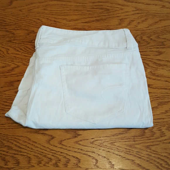 American Eagle White Cropped Jeans 12 NWOT
