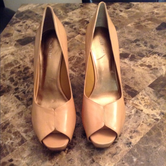 Nine West Peep toe pumps