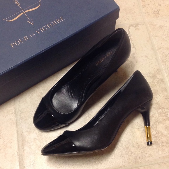 Pour La Victoire Elle Patent Cap Toe Heel