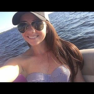 Meet your Posher, Briana