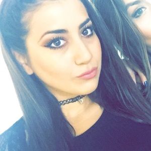 Meet your Posher, Parisa