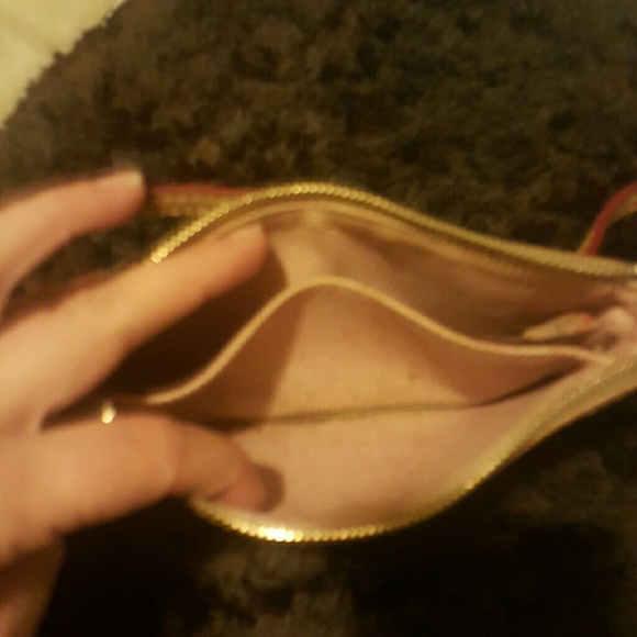 Dooney  & Bourke Wristlet - Picture 4 of 4