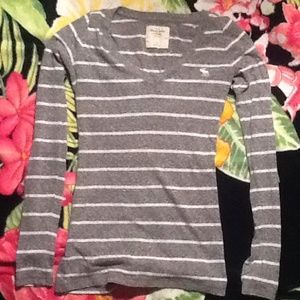 XS Abercrombie & Fitch striped v neck long sleeve