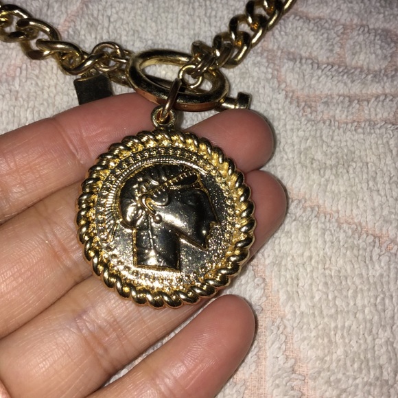 Gold medallion chain necklace ?? - Picture 2 of 4