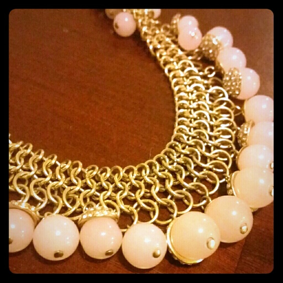 Pretty pink bead necklace - Picture 1 of 2