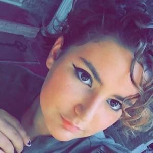 Meet your Posher, Elise