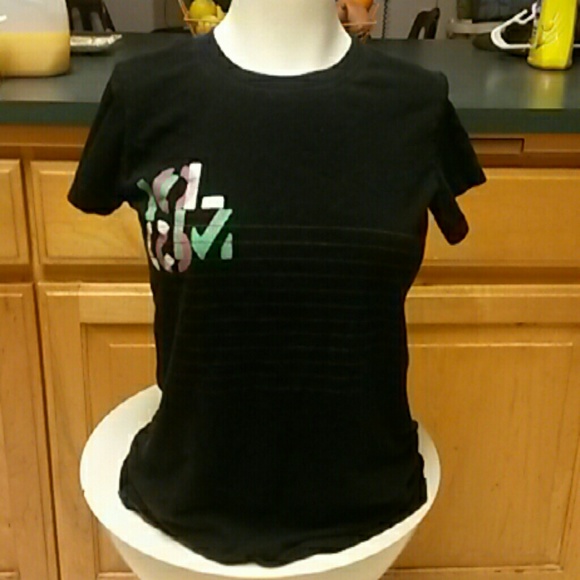 VOLCOM T-shirt