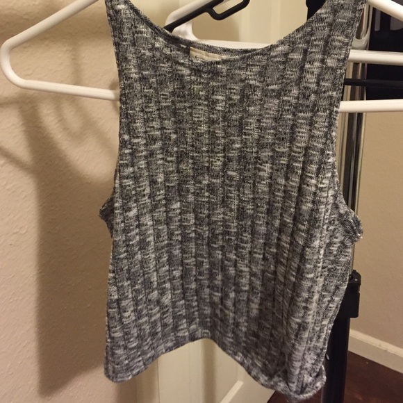 VERY cute crop top!!