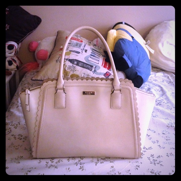 Kate Spade scalloped bag 💕✨