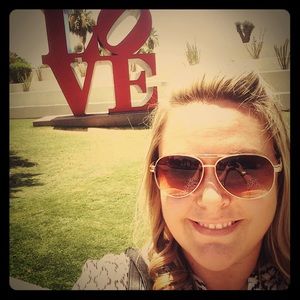 Meet Your Posher     😎🌸🐾🌊🍸🎀💜👑