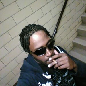 Meet your Posher, Derrick