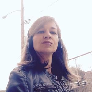 Meet your Posher, Holly