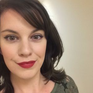 Meet your Posher, Caitlin