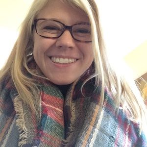 Meet your Posher, Lauren