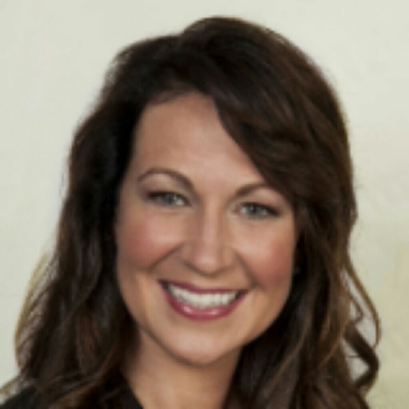 Meet your Posher, Lisa - Picture 1 of 1