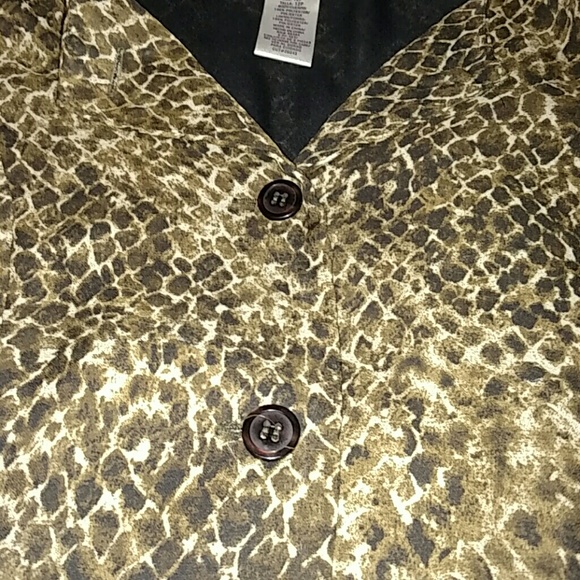 Suit - Picture 3 of 4
