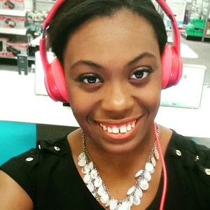 Meet your Posher, Kayla