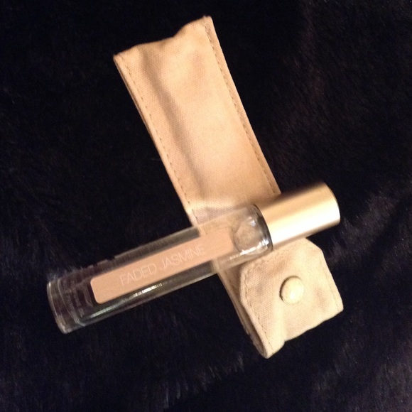 Gap Faded Jasmine Roll On Perfume