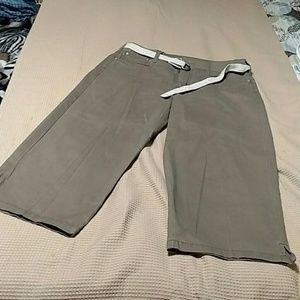 Capri short's