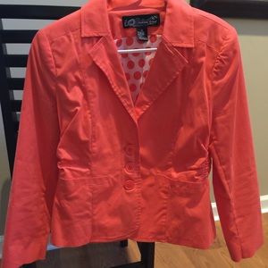 Cropped coral blazer