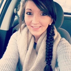 Meet your Posher, Danielle