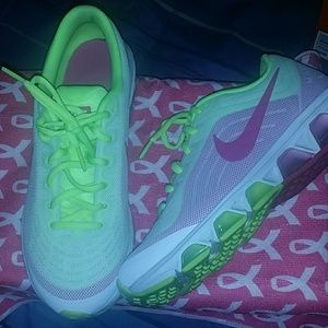 Airmax tennis Youth Size if you wear 8 in wms
