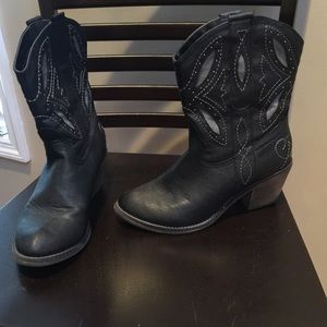 X-appeal black and gray cowgirl boots