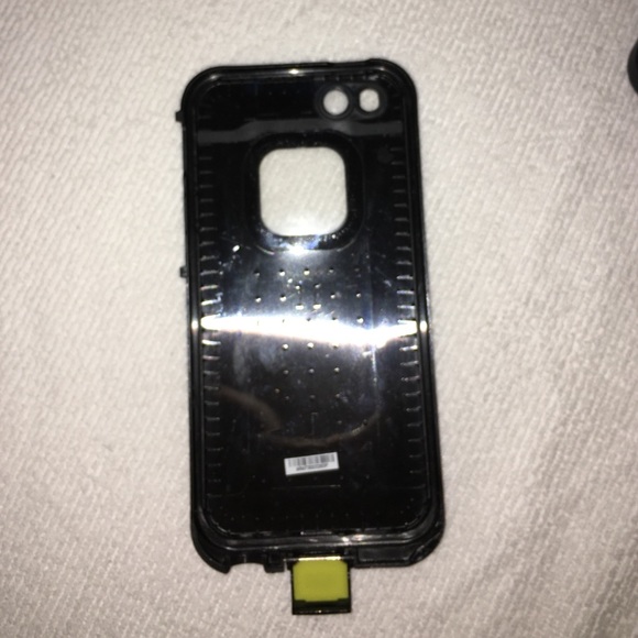 iPhone 5 life proof case - Picture 3 of 3
