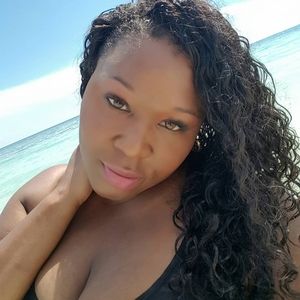 Meet your Posher, Camilla