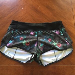 Lululemon Run On Shorts, Size 10