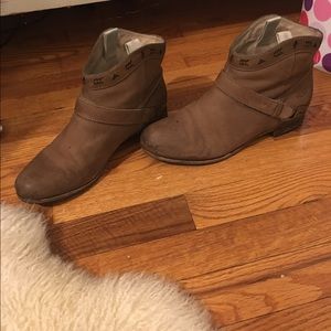 UGG  ANKLE BOOTS 😍😍