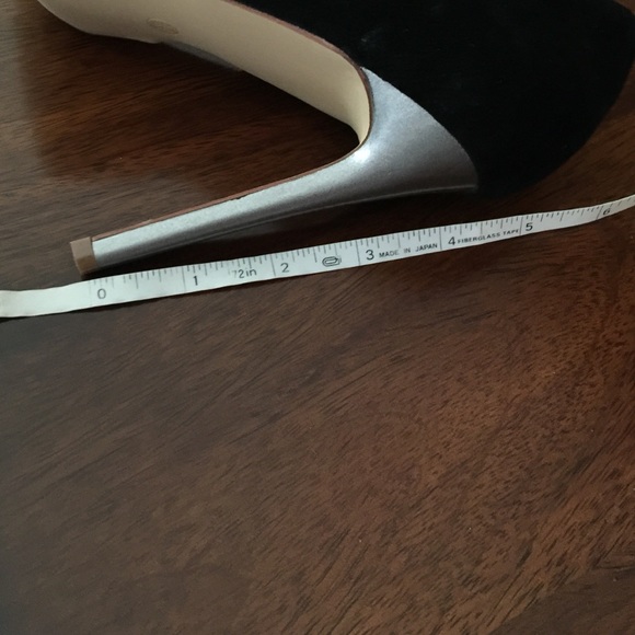 Silver/Black Snake Skin Style Heels - Picture 4 of 4