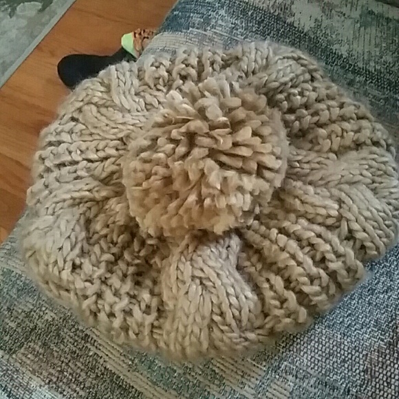 Forever 21 Accessories - Huge pompom knit hat