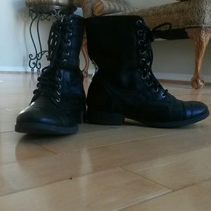 Womens Tanner Lace-Up Boot