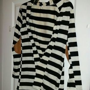 Stripe cardigan with patch on sleeves.