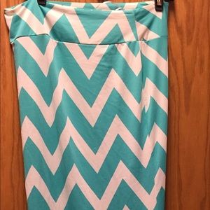 Maxi chevron teal and white skirt