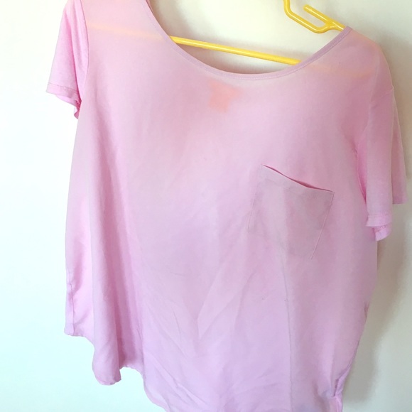 Two material one pocket pink t-shirt